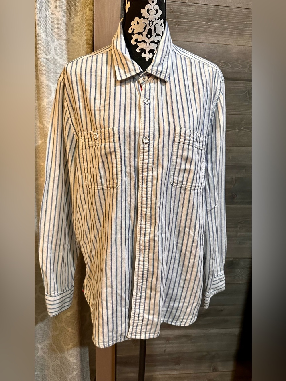 Carbon 2 Cobalt Men’s Striped Long sleeve button down shirt size L